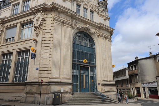 The large Poitiers post office, called \
