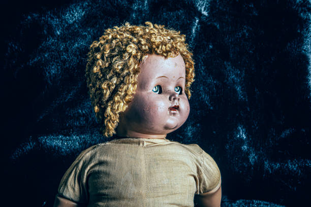 istock Vintage Doll Looking Away 1336486825