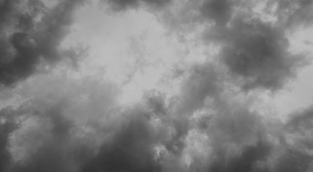 嵐雲と暗い空の抽象的なテクスチャの背景。 - meteorology sky cloud light ストックフォトと画像