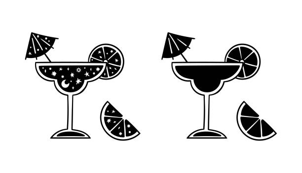 마가리타 알코올 칵테일 흑백 고립 된 클립 아트, 레몬과 우산, 마티니 아이콘유리 유리로 여름 열대 음료 - 벡터 일러스트 - summer party drink umbrella concepts stock illustrations