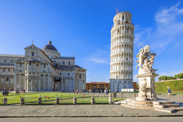 ピサ大聖堂、斜塔と洗礼堂ファインアート - pisa baptistery ストックフォトと画像