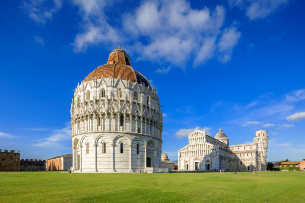 ピサ大聖堂、斜塔と洗礼堂ファインアート - pisa baptistery ストックフォトと画像