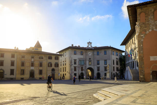 istock Typical square in Pisa, Italy with colorful buildings 1336696101