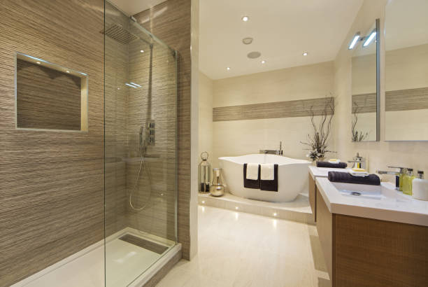 элегантная ванная комната в роскошном новом доме - sink bathroom pedestal tile стоковые фото и изображения