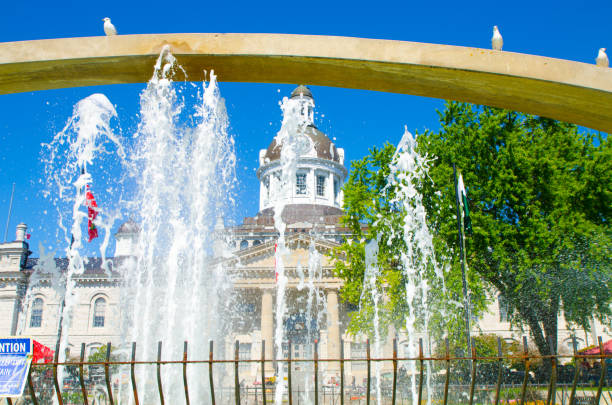 istock Water fountain in front of Kingston City Hall during summer day 1336740607