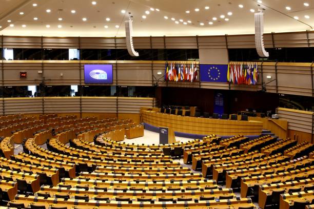 parlamento europeo - parliament building fotografías e imágenes de stock