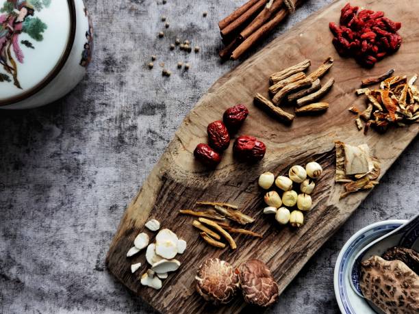 zioła i rosół - chinese medicine zdjęcia i obrazy z banku zdjęć