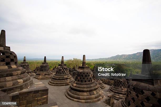 Stupas W Borobudur Rozciągacz - zdjęcia stockowe i więcej obrazów Azja - Azja, Bez ludzi, Borobudur