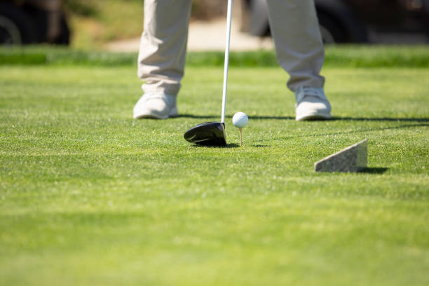 istock golfer at the feet 1336915615