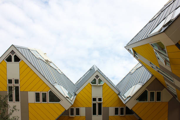 cube houses en rotterdam, países bajos - blom fotografías e imágenes de stock