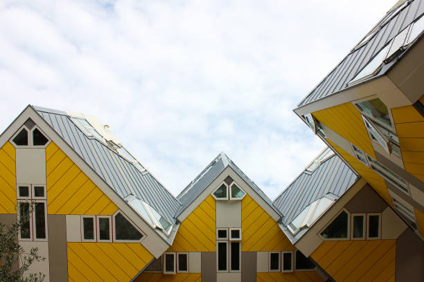 кубические дома в роттердаме, нидерланды - blom стоковые фото и изображения