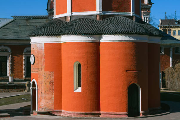 alto monasterio de san pedro - monasterio ortodoxo ruso en moscú - cathedral russian orthodox clear sky tourism fotografías e imágenes de stock