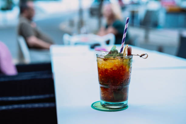 istock Refreshing strawberry mojito with rum and mint 1337059647