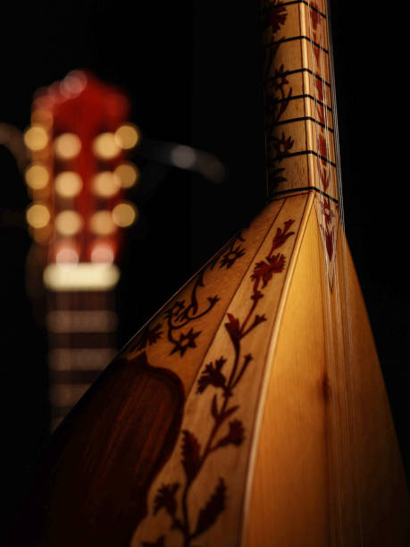 saz y guitarra - musical instrument string music dark old fashioned fotografías e imágenes de stock