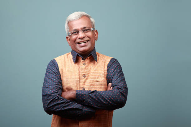 インドの民族の幸せな笑顔の老人 - male senior adult men portrait ストックフォトと画像