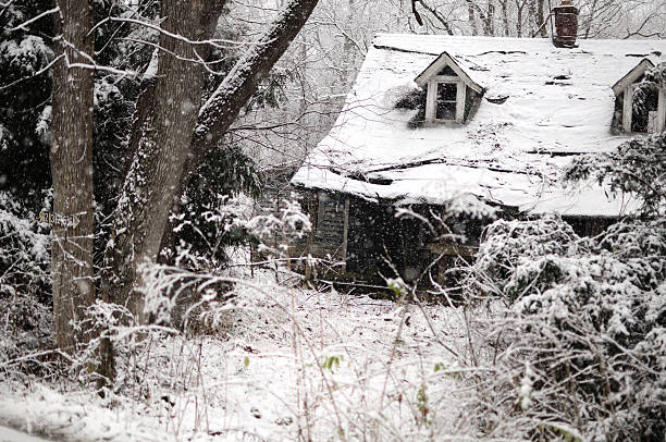istock Abandoned House Covered in Snow 133719794