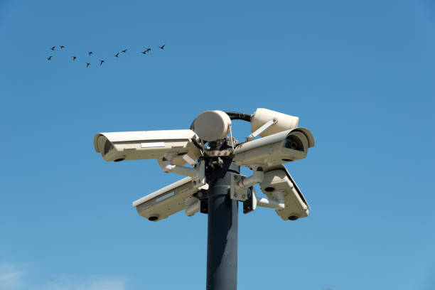 istock Surveillance cameras 360° on a mast 1337205477