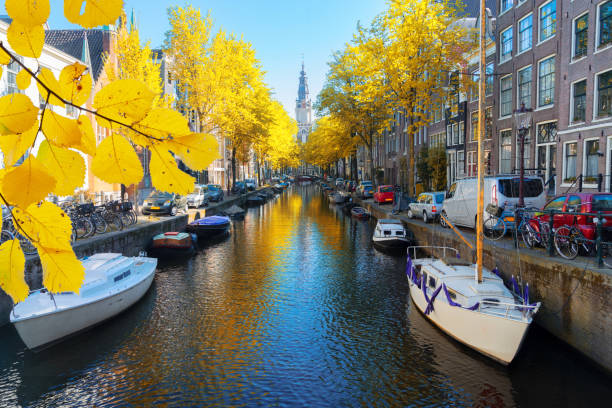 istock Houses of Amstardam, Netherlands 1337229878