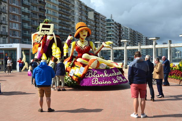 yearly flower corso competition on the beach of blankenberge - flower parade imagens e fotografias de stock