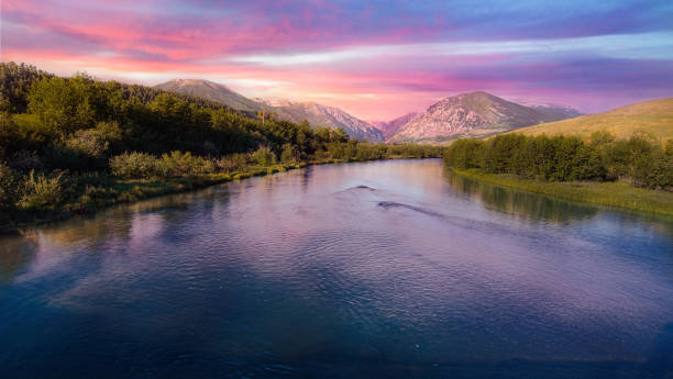 アメリカ合衆国 モンタナ州のベアトゥース山脈の日の出 - absaroka range ストックフォトと画像