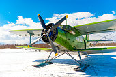 ein-altes-klassisches-flugzeug-der-doppe