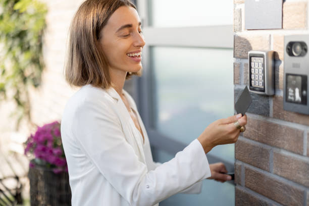 istock Woman gets access to enter home by card 1337276098