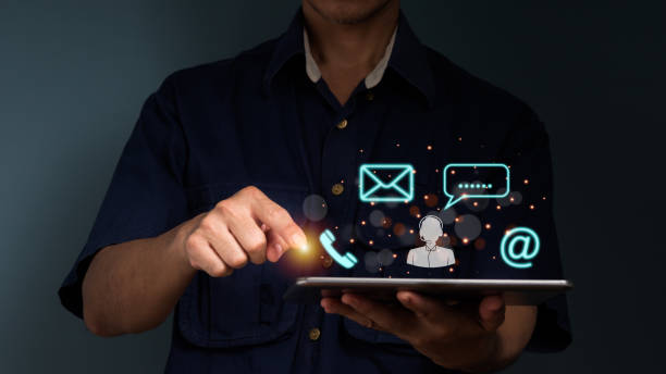 A man points to an operator's symbol, with icons for after-sales services. The communication channel of customer satisfaction