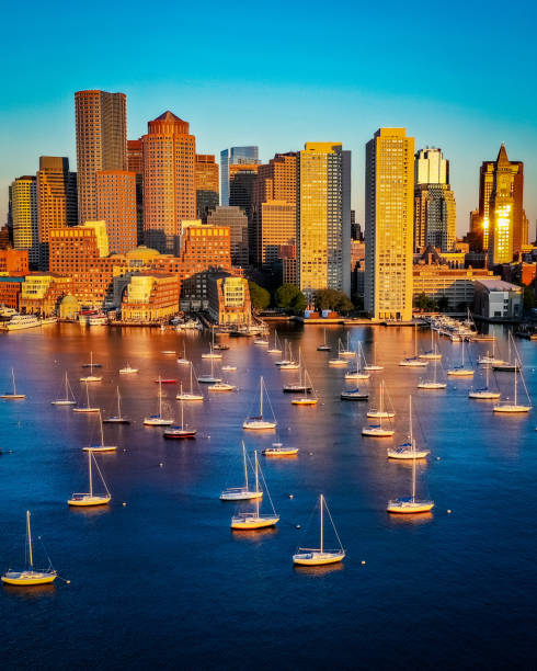 boston harbor cityscape - boston skyline harbor city imagens e fotografias de stock