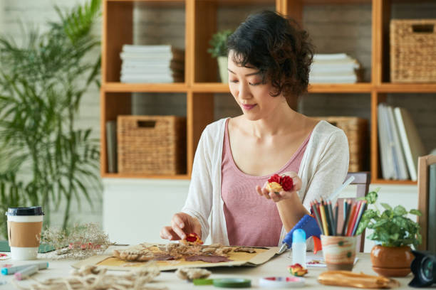 istock Woman Practicing Oshibana Art 1337299700