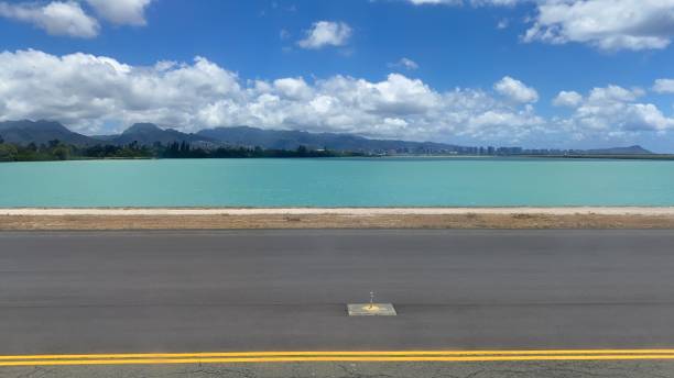 istock Reef Runway at Honolulu Airport 1337303006