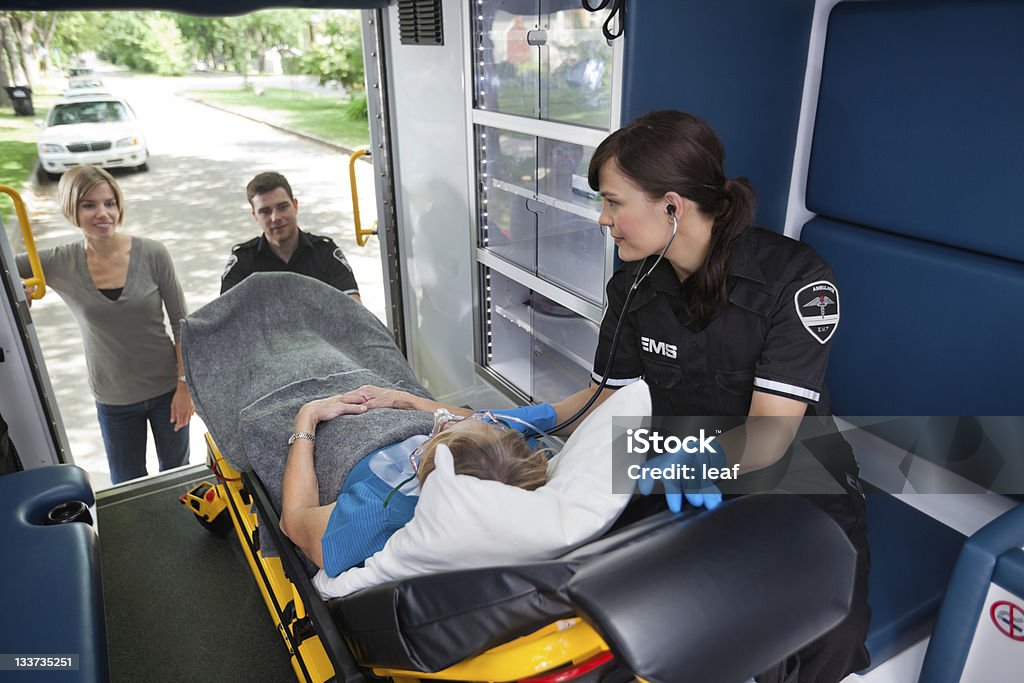 Medical Transport Rettungswagen - Lizenzfrei Alter Erwachsener Stock-Foto