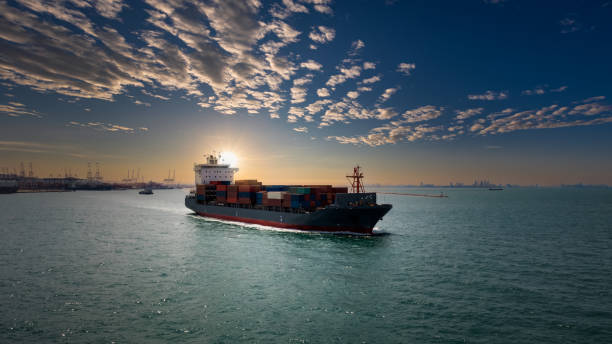2,122 Container Ship Engine Stock Photos, Pictures & Royalty-Free Images -  iStock