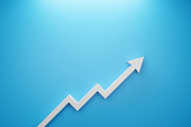 crecimiento del signo de flecha sobre fondo azul. desarrollo de negocio para el éxito y crecimiento creciente del concepto. ilustración 3d - crecimiento fotografías e imágenes de stock