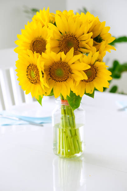 istock Sunflowers in vase 1337424554