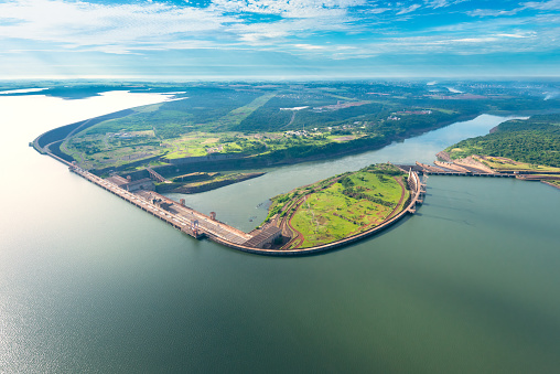 Represa Hidroeléctrica itaipú photo