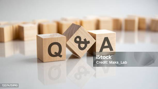 Q And A Question And Answer Shot Form On Wooden Block Stock Photo - Download Image Now