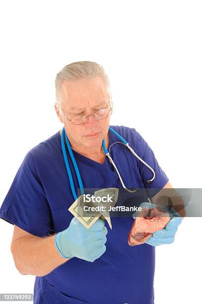 Surgeonwith 손 전체 현금 및 심장 간호사에 대한 스톡 사진 및 기타 이미지 - 간호사, 건강 진단, 건강관리와 의술