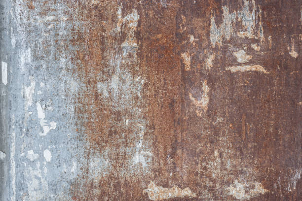 istock Rusted metal plate with peeling paint 1337587527