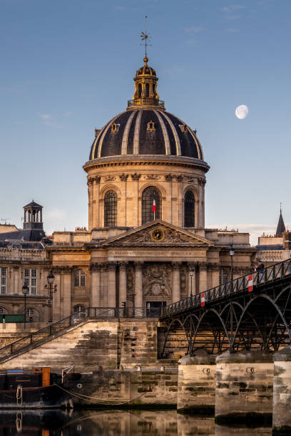 istock Institut de France with the moon setting 1337607003