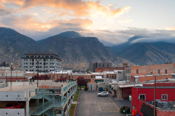 provo, utah, ee.uu. paisaje urbano del centro - provo fotografías e imágenes de stock