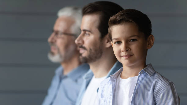 portret małego chłopca z ojcem i dziadkiem - mature adult male men portrait zdjęcia i obrazy z banku zdjęć