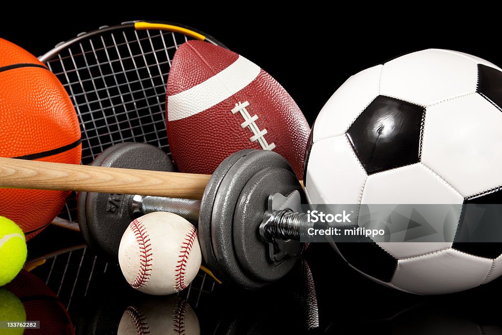 VariadosStencils equipamento desportivo sobre preto - Royalty-free Desporto Foto de stock