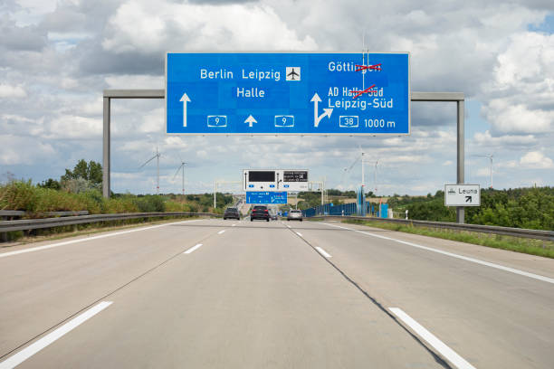 autoroute allemande a9, kreuz rippachtal - road marking road reflector road dividing line photos et images de collection