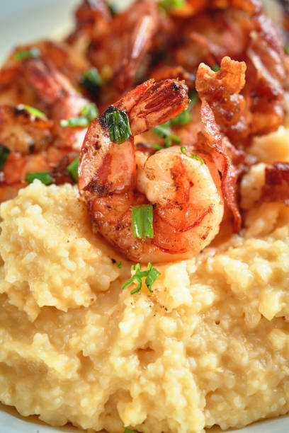 istock Creamy Grits with Shrimp and Bacon 1337666372