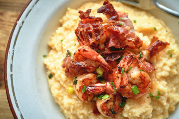istock Creamy Grits with Shrimp and Bacon 1337666383