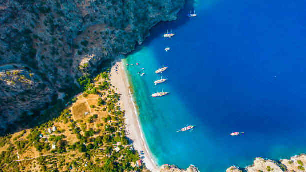 dolina motyli (tur. kelebekler vadisi) w ölüdeniz. - mugla province zdjęcia i obrazy z banku zdjęć