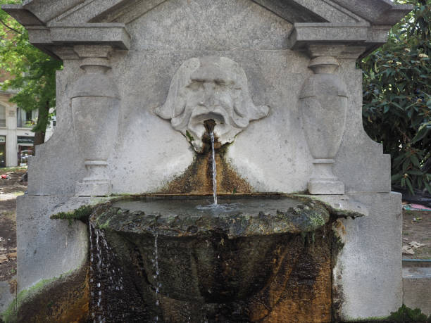 istock Fountain of masks in Turin 1337760940
