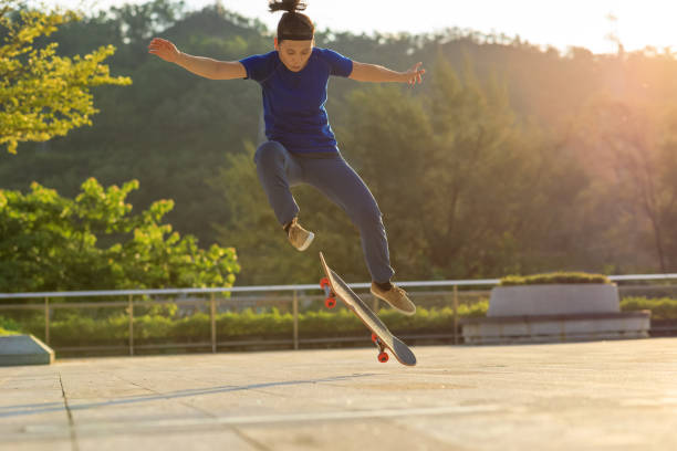 istock Skateboarder skateboarding outdoors in city 1337761231