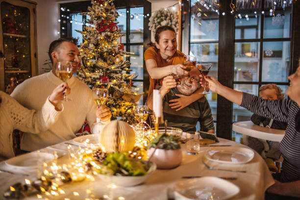 istock Family Christmas dinner 1337799286