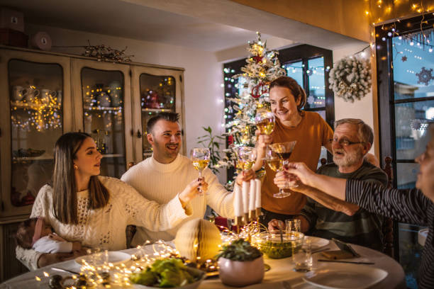 istock Family Christmas dinner 1337799444